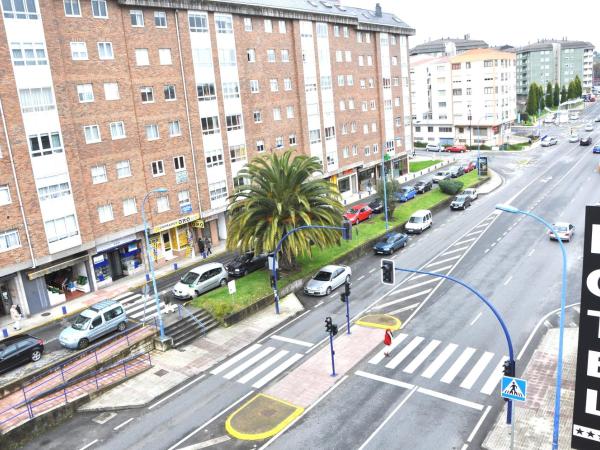 Hotel Crunia I A Coruña : photo 7 de la chambre chambre double avec lit d'appoint (3 adultes)