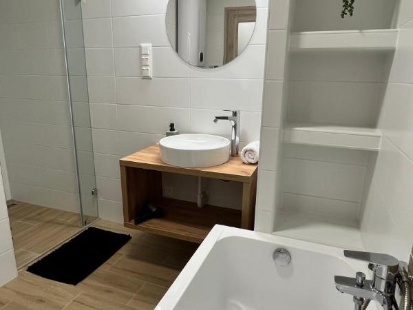 Rezidex Apartmanház : photo 8 de la chambre appartement avec balcon