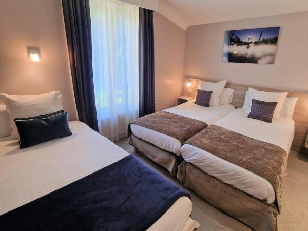 Hôtel de la Fontaine : photo 2 de la chambre chambre triple - vue sur terrasse