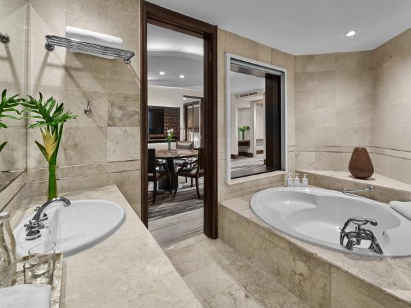 Gran Melia Jakarta : photo 7 de la chambre suite junior de luxe - red level
