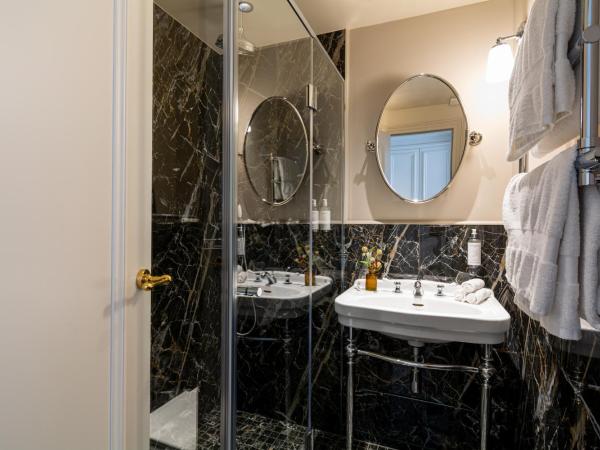 Hôtel & SPA Napoléon : photo 6 de la chambre chambre double avec accès au spa