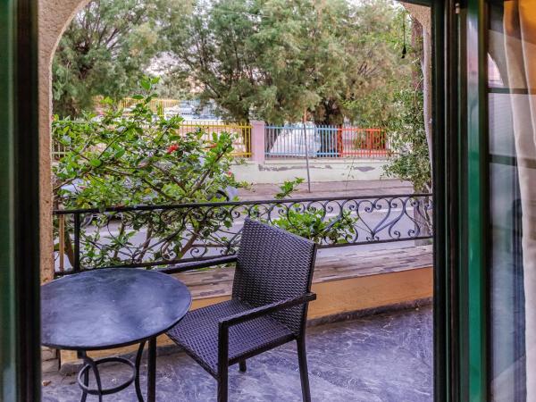 Erofili Apartments : photo 7 de la chambre appartement 1 chambre avec douche d'hydromassage