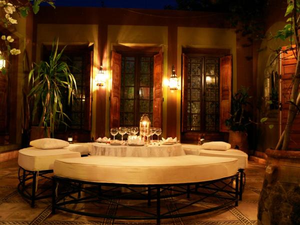 Dar Ayniwen Garden Hotel & Bird Zoo : photo 1 de la chambre chambre double avec salle de bains privative extérieure