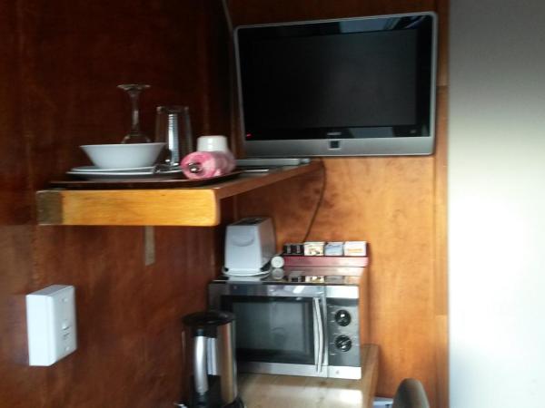 747 Motel & Car Hire : photo 3 de la chambre petite chambre simple