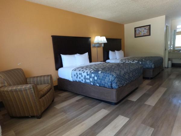 Econo Lodge Inn & Suites Downtown Northeast near Fort Sam Houston : photo 10 de la chambre chambre 2 lits queen-size - non-fumeurs