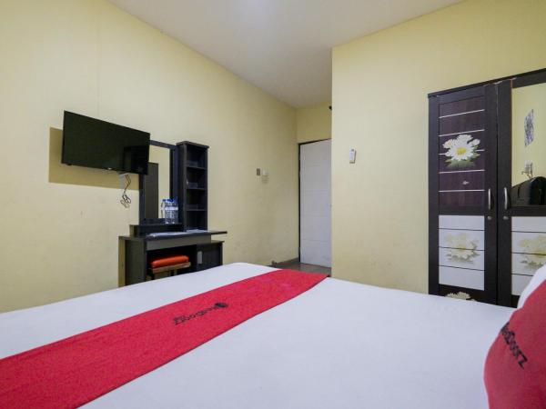 RedDoorz near Surabaya Town Square : photo 6 de la chambre chambre double