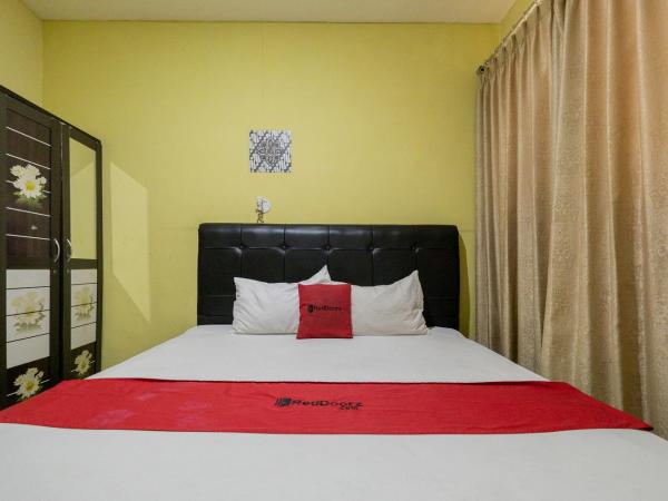 RedDoorz near Surabaya Town Square : photo 5 de la chambre chambre double
