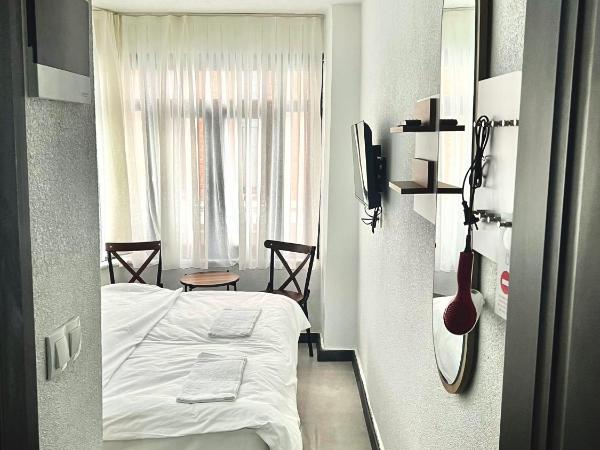 Noya Suites : photo 1 de la chambre chambre double avec salle de bains privative