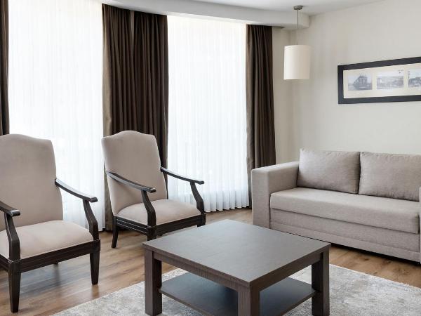 Ramada Plaza By Wyndham Istanbul City Center : photo 5 de la chambre suite junior lit king-size - non-fumeurs