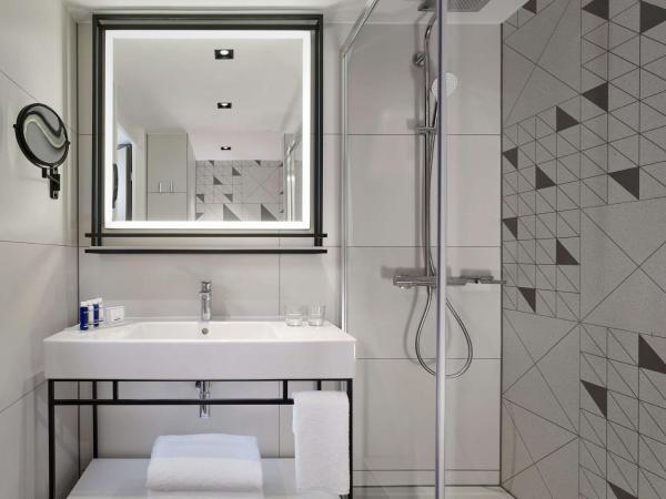 Park Plaza Utrecht : photo 7 de la chambre chambre lit king-size exécutive - vue sur ville