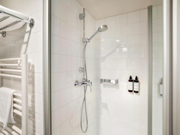 BASSENA Wien Messe Prater : photo 8 de la chambre chambre avec douche