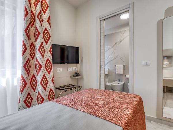 Vomero High Hotel : photo 2 de la chambre grande chambre simple