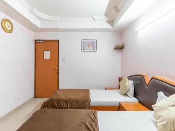 Hotel Sanmati : photo 2 de la chambre chambre double standard avec ventilateur