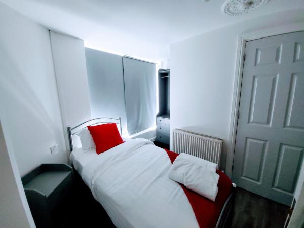 Berridge Solo Stays - NG7 : photo 3 de la chambre chambre simple avec salle de bains privative