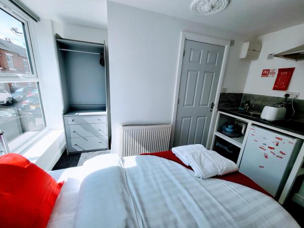 Berridge Solo Stays - NG7 : photo 4 de la chambre chambre simple avec salle de bains privative