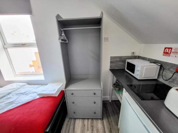 Berridge Solo Stays - NG7 : photo 4 de la chambre chambre simple avec salle de bains privative