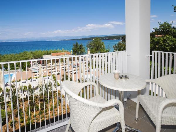 Hotel Vila Rova : photo 4 de la chambre chambre double avec balcon - vue sur mer