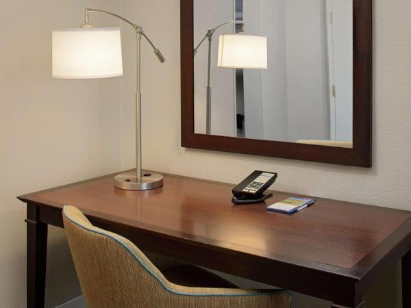 Hampton Inn Louisville Downtown : photo 2 de la chambre chambre lit queen-size - non-fumeurs