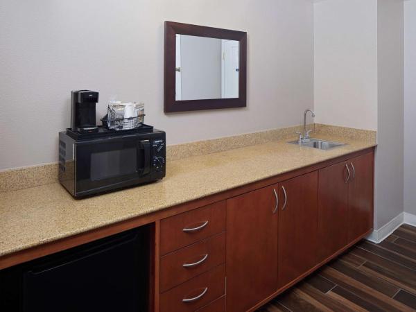 Hampton Inn Louisville Downtown : photo 3 de la chambre suite 1 chambre lit king-size - non-fumeurs