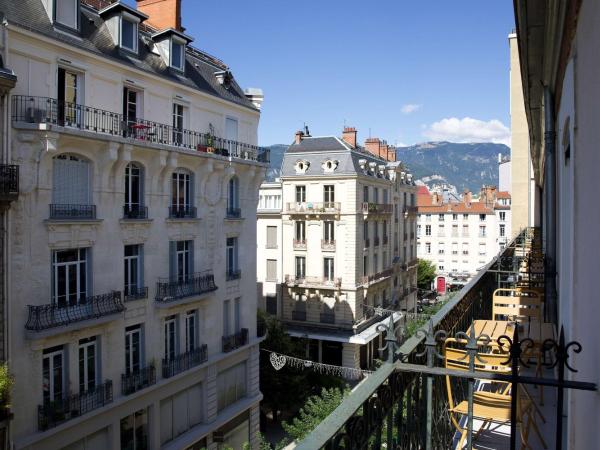Le Grand Hôtel Grenoble, BW Premier Collection by Best Western : photo 5 de la chambre chambre double deluxe avec balcon - lit king size