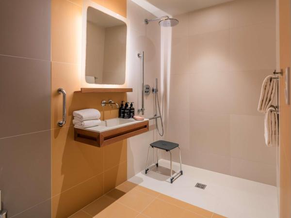 Canopy by Hilton Cannes : photo 3 de la chambre chambre lit queen-size - pour personnes à mobilité réduite