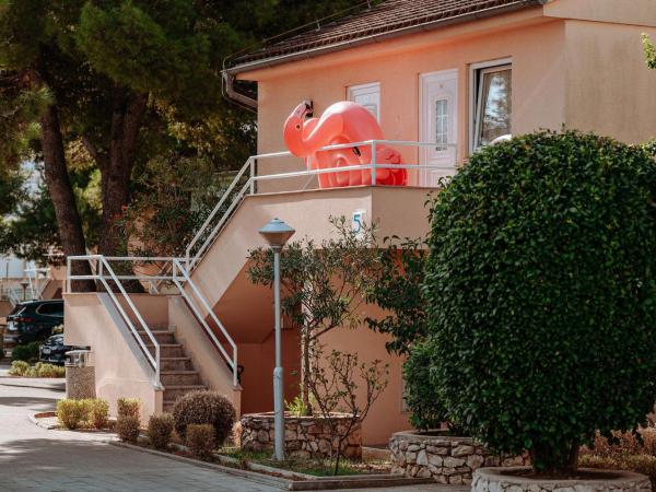 Matilde Beach Resort : photo 7 de la chambre appartement 2 chambres avec terrasse - vue sur parc