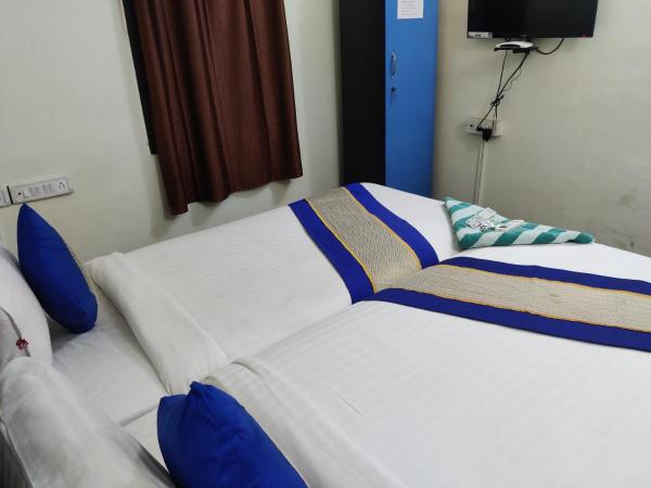 The Dolphin Park Hotel, Virugambakkam : photo 9 de la chambre chambre lits jumeaux standard