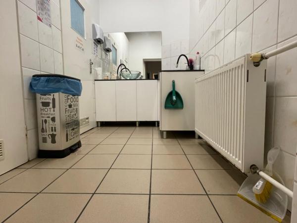 Pokoje Gościnne FRESCO : photo 1 de la chambre chambre lits jumeaux avec salle de bains commune