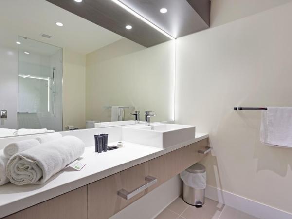 Calamvale Hotel Suites and Conference Centre : photo 5 de la chambre chambre lit king-size deluxe