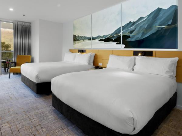 Scenic Suites Queenstown : photo 4 de la chambre chambre supérieure avec 2 lits doubles