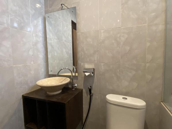 Mawar Asri Hotel : photo 9 de la chambre chambre familiale