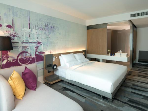 Novotel Bangkok Sukhumvit 4 : photo 8 de la chambre grande chambre lit king-size deluxe