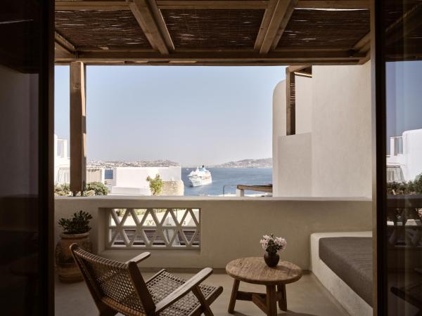 Domes Noruz Mykonos : photo 3 de la chambre hébergement pure haven avec bain à remous privé