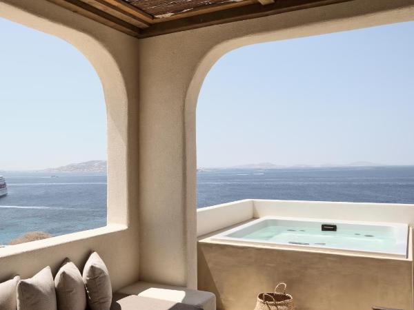 Domes Noruz Mykonos : photo 1 de la chambre hébergement pure haven avec bain à remous privé