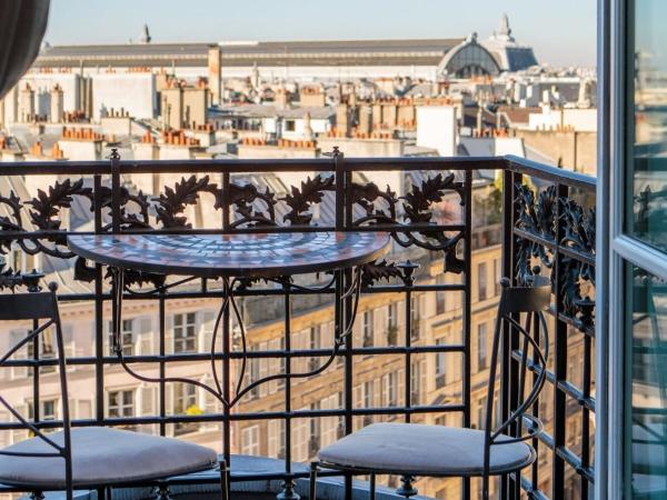 Hôtel Pont Royal Paris : photo 1 de la chambre chambre de luxe avec balcon