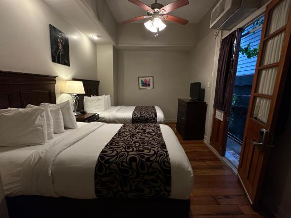 Inn on St. Ann, a French Quarter Guest Houses Property : photo 2 de la chambre chambre deluxe avec 2 lits doubles