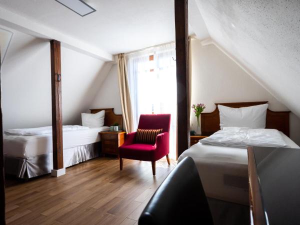 CityHotel Feuerbach : photo 3 de la chambre chambre triple classique