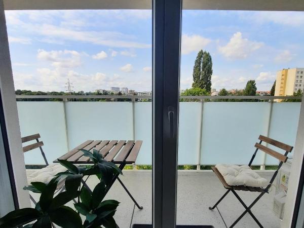 Royal Smart Apartments Cracow : photo 1 de la chambre chambre double avec balcon