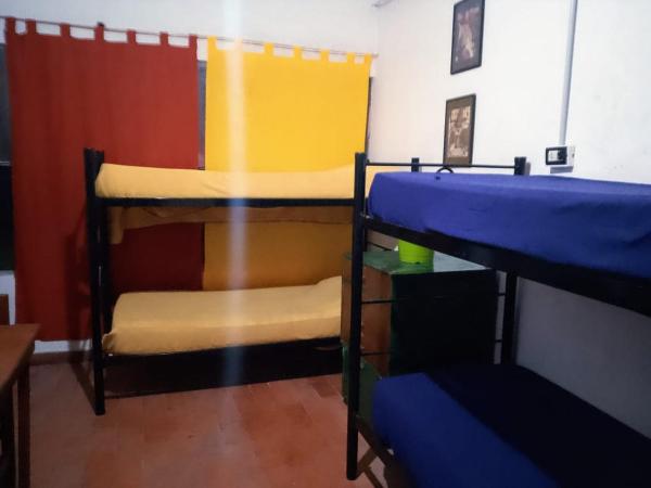 Coolraul Hostel : photo 2 de la chambre lit superposé dans dortoir mixte