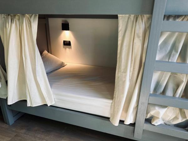 Gorilla Hostel : photo 1 de la chambre lit dans un dortoir de 4 lits