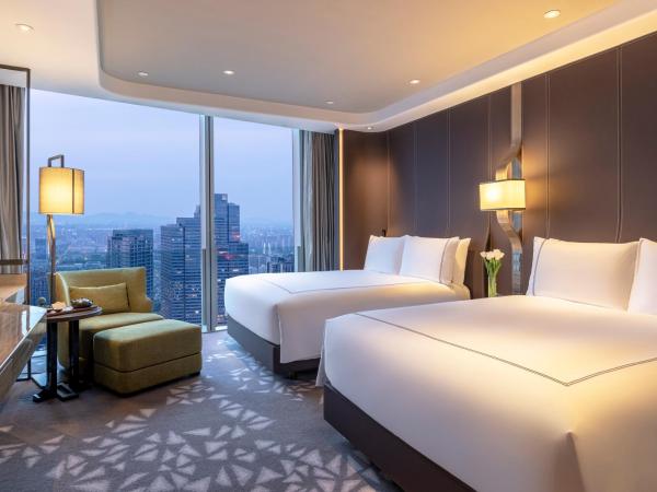 Conrad Hangzhou : photo 1 de la chambre chambre exécutive avec 2 lits queen-size