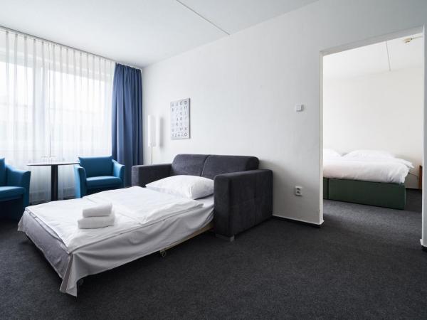 OREA Hotel Voro Brno : photo 3 de la chambre chambre familiale standard