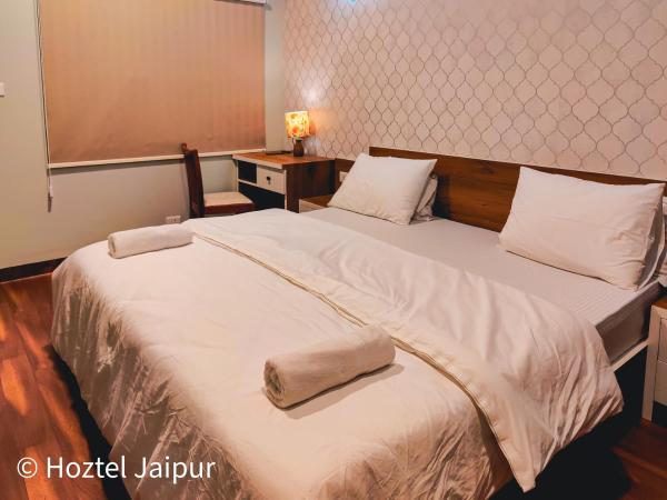 Hoztel Jaipur : photo 2 de la chambre chambre double deluxe (2 adultes + 1 enfant)