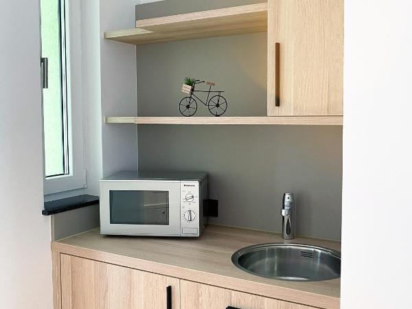 HOLI City Apart Hotel Berlin : photo 8 de la chambre chambre familiale avec salle de bains privative