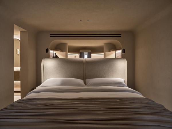 Domes Noruz Mykonos : photo 2 de la chambre suite sublime - vue sur terres