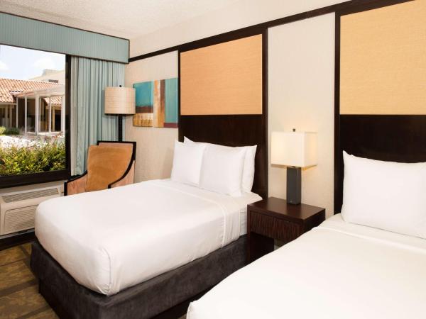 DoubleTree by Hilton Hotel Orlando at SeaWorld : photo 2 de la chambre chambre 2 lits queen-size - non-fumeurs