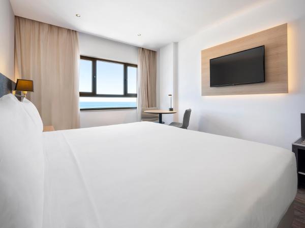 Hotel Cádiz Paseo del Mar, Affiliated by Meliá : photo 8 de la chambre chambre supérieure communicante - vue sur mer