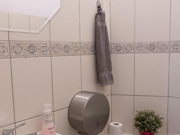 ClickTheFlat Aleje Niepodległości Center Apart Rooms : photo 7 de la chambre chambre double avec salle de bains commune