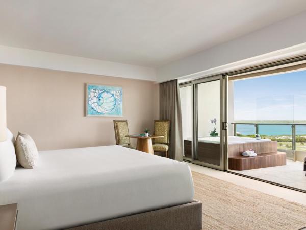 Seadust Cancun Family Resort - All Inclusive : photo 1 de la chambre suite supérieure lit king-size