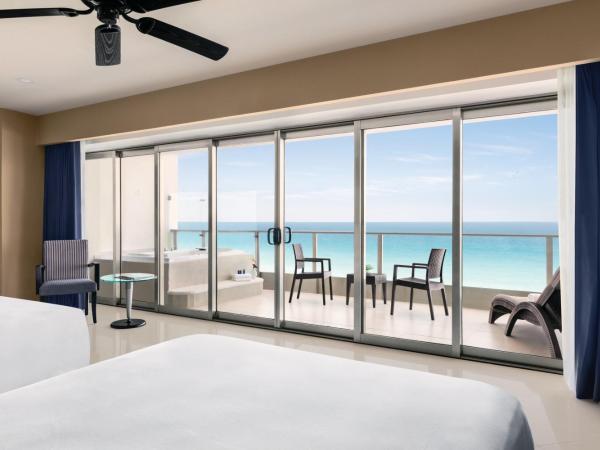 Seadust Cancun Family Resort - All Inclusive : photo 3 de la chambre suite 2 lits doubles côté océan - réservée aux adultes